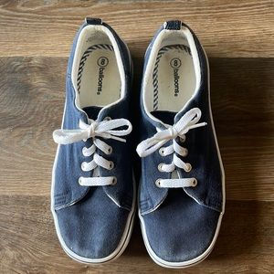 Balloons SZ 8 blue canvas sneakers. Gently work, good condition.